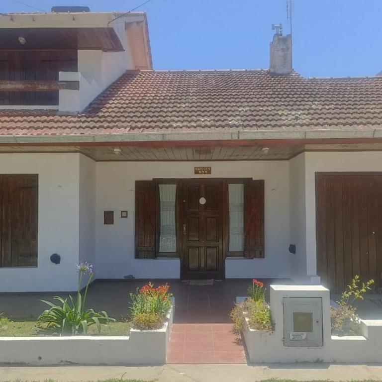 Santa Inés - Three-Bedroom House - 1