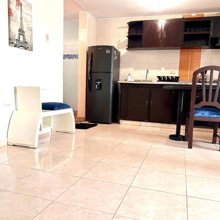 Apartamento cerca del Centro y Clínicas - Apartamento - 64