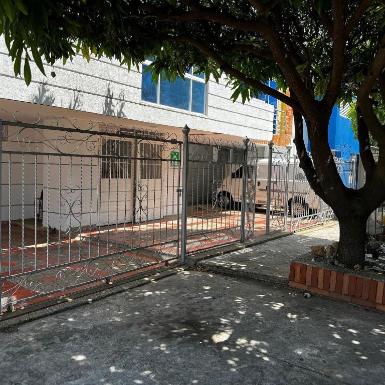Apartamento cerca del Centro y Clínicas - Apartamento - 75