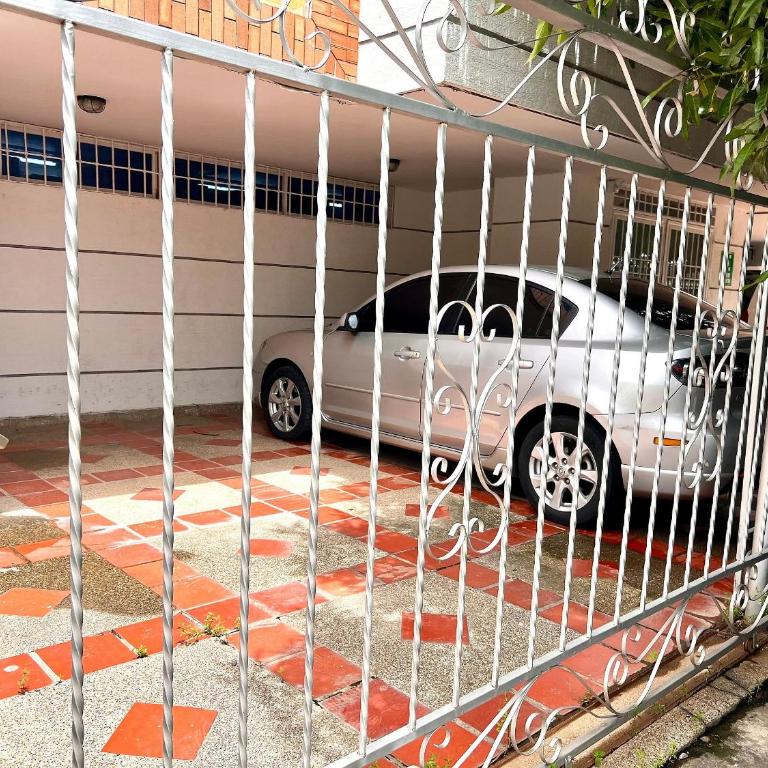 Apartamento cerca del Centro y Clínicas - Apartamento - 84