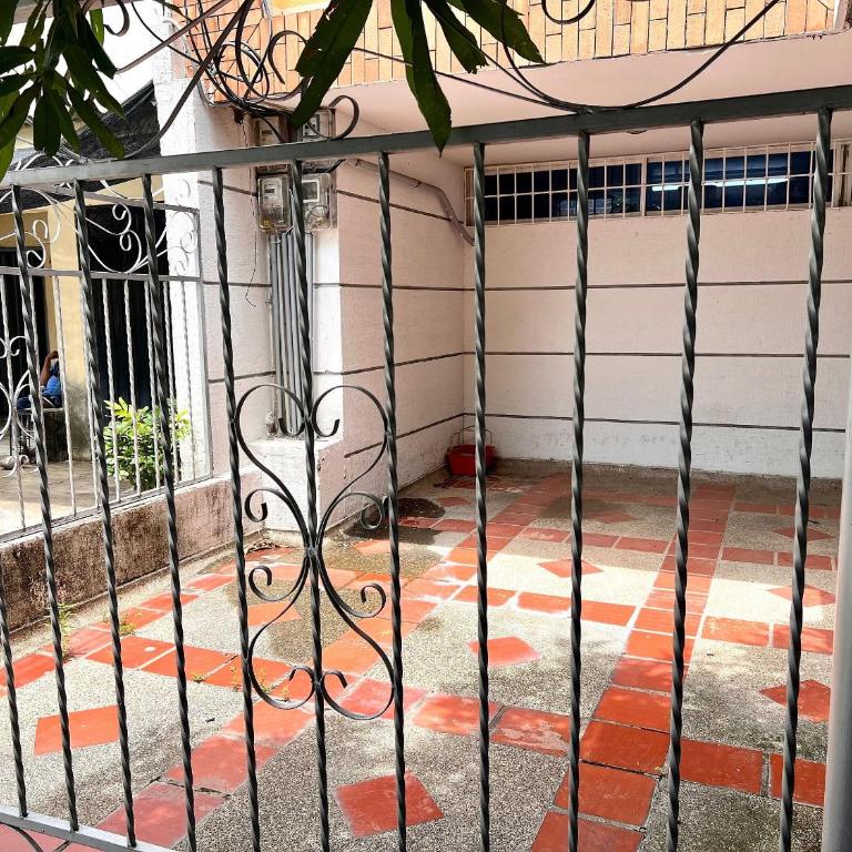 Apartamento cerca del Centro y Clínicas - Apartamento - 85