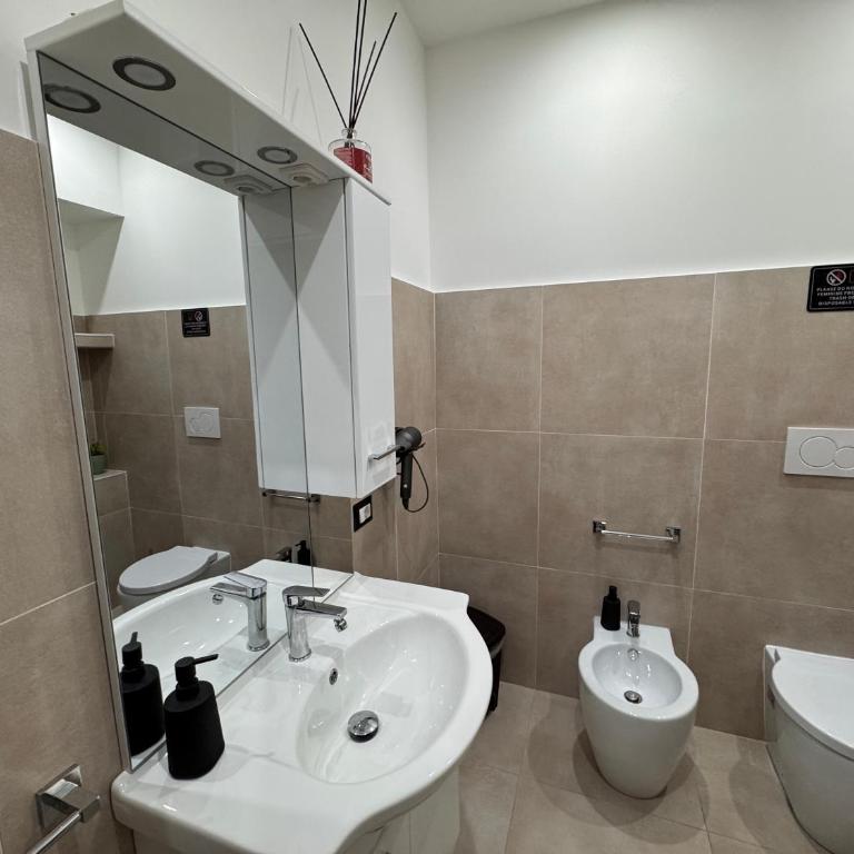 Umberto Home 303 - Single Room - 1