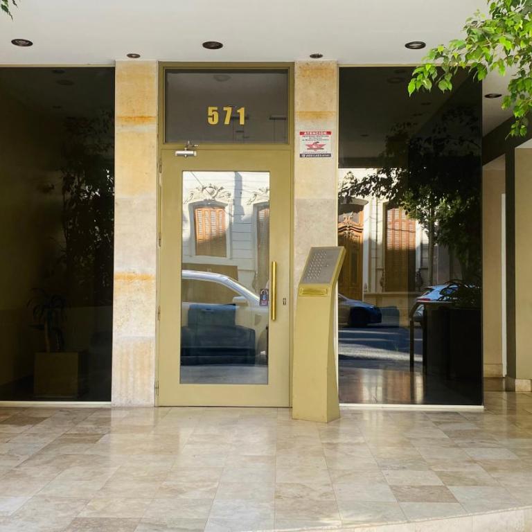 Impecable Depto 1 dormitorio con balcón - Zona 7 y 58 - Apartamento de 1 dormitorio - 3