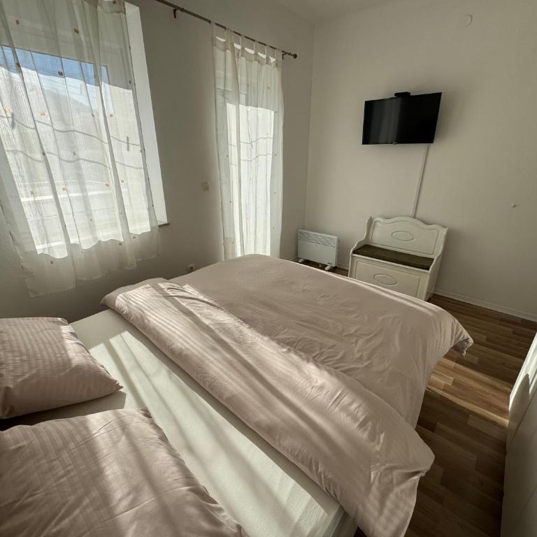 MostArt Apartment - Two-Bedroom Apartment - 7