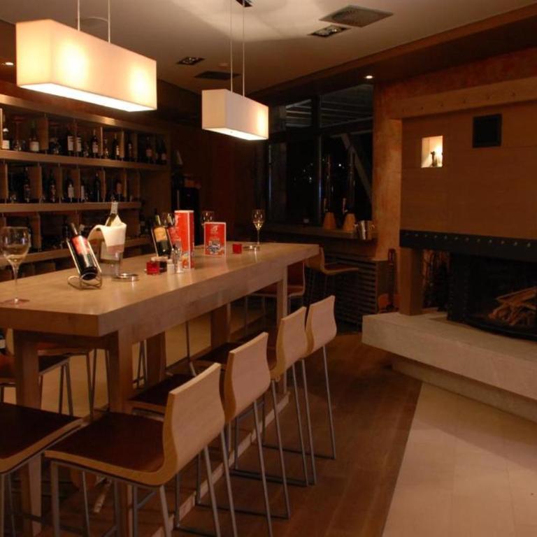 Luxury Ski Apartment A64 Aparthotel VUČKO Jahorina Private host - Three-Bedroom Apartment with View - 77