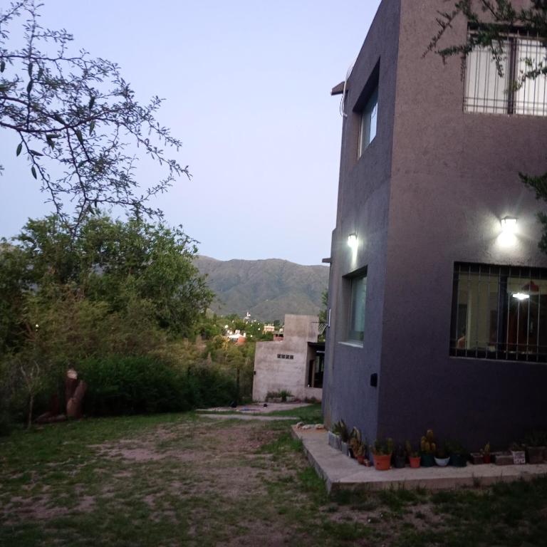 Casa moderna con pileta - Two-Bedroom House - 1
