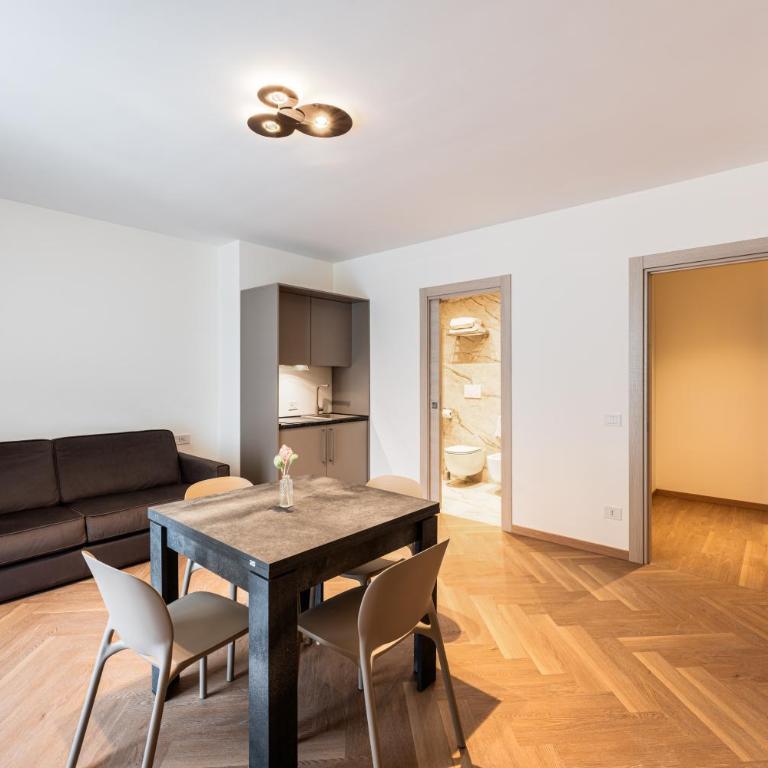 Palazzo Le Giare - Luxury Apartments - King Suite with Balcony - 4