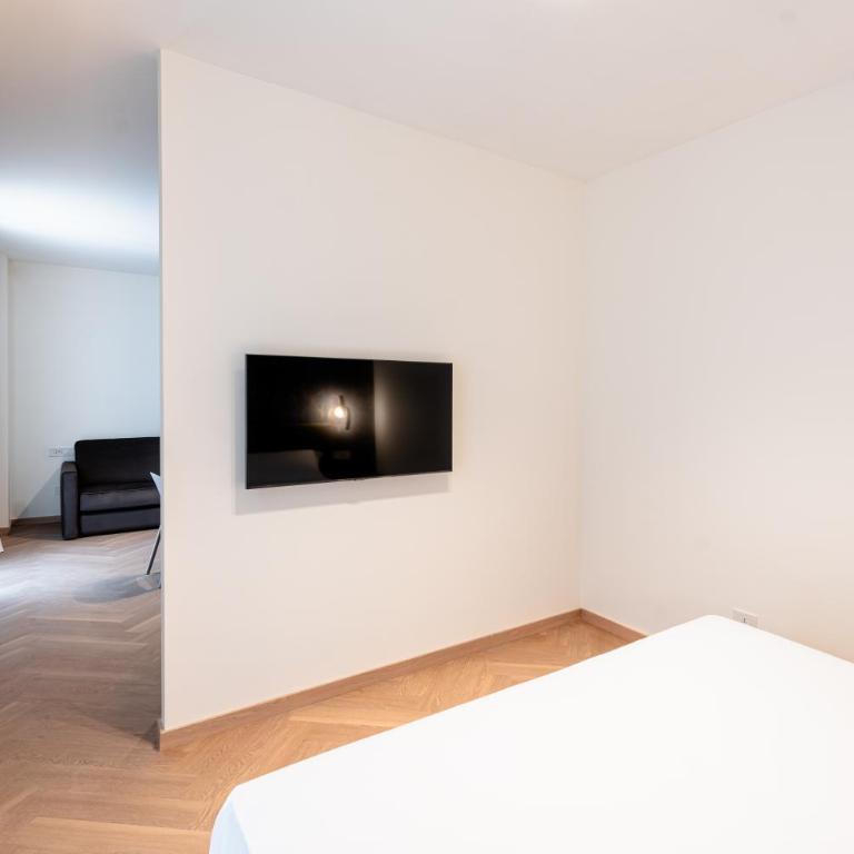 Palazzo Le Giare - Luxury Apartments - King Suite with Balcony - 8