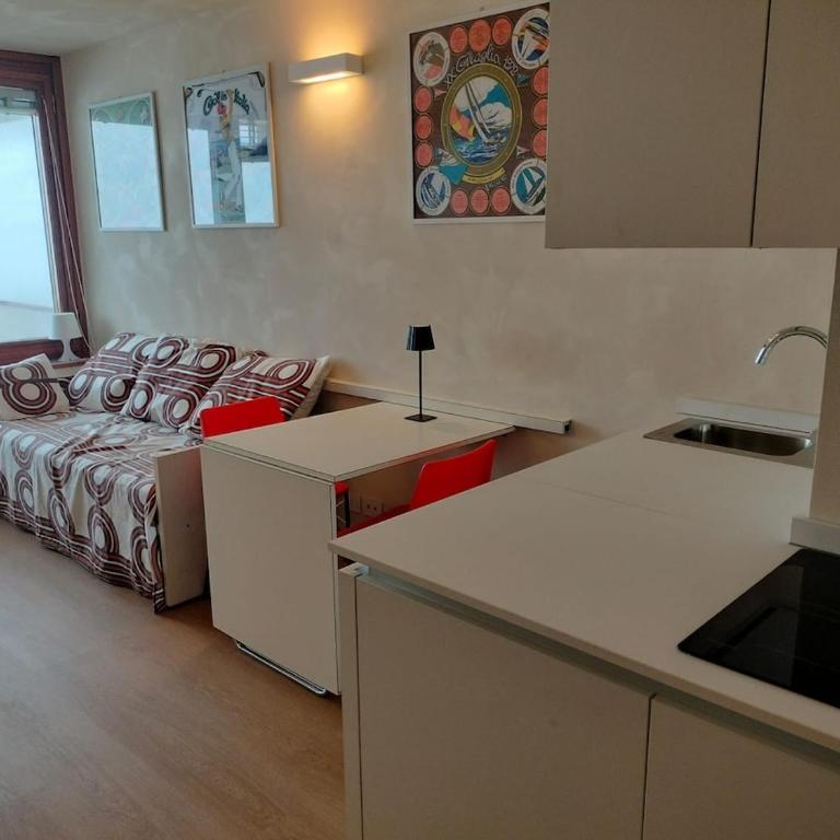 Host Marcusha - Appartamento con 1 Camera da Letto, Balcone e Vista Montagna - 8