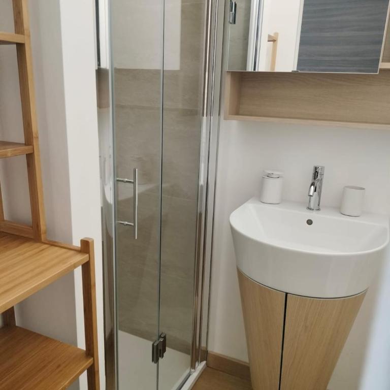 Host Marcusha - Appartamento con 1 Camera da Letto, Balcone e Vista Montagna - 9