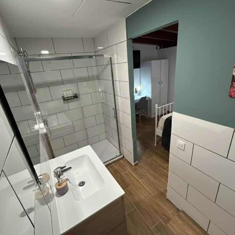 Acogedora Habitación Privada con Baño - Habitación Doble con baño privado - 2 camas - 7