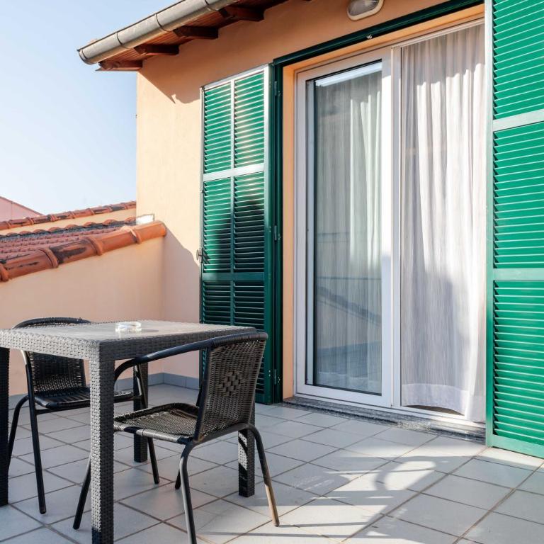 Hotel POSTA - Comfortable Stay in Ventimiglia - Camera Matrimoniale Deluxe con Balcone - 2