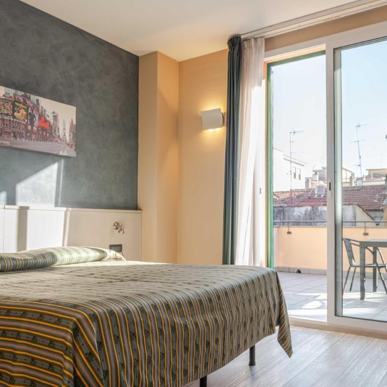 Hotel POSTA - Comfortable Stay in Ventimiglia - Camera Matrimoniale Deluxe con Balcone - 1