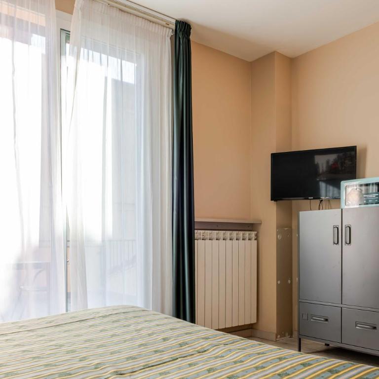 Hotel POSTA - Comfortable Stay in Ventimiglia - Camera Matrimoniale Deluxe con Balcone - 16