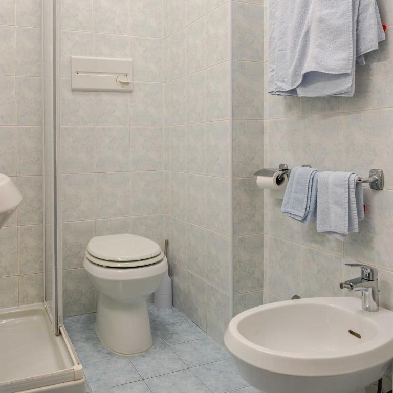 Hotel POSTA - Comfortable Stay in Ventimiglia - Camera Matrimoniale con Balcone - 19