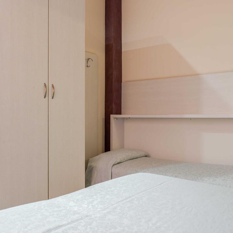 Hotel POSTA - Comfortable Stay in Ventimiglia - Camera Tripla - 20