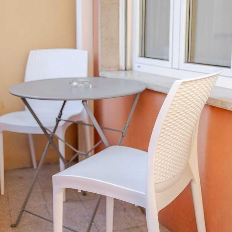 Hotel POSTA - Comfortable Stay in Ventimiglia - Camera Tripla con Balcone - 14