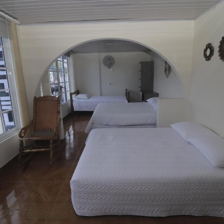 Hotel Alcalá - Family Room - 4