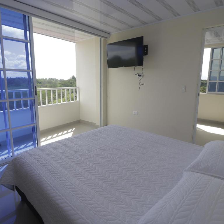 Hotel Alcalá - Double Room with Mountain View - 2