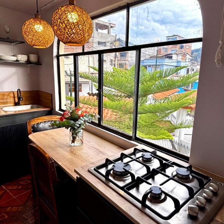 New, Modern and Private Apartment - 3 Min Plaza - One-Bedroom Apartment - 9