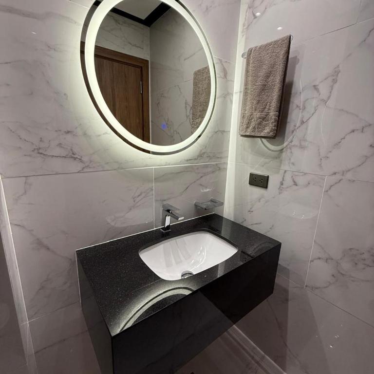Luxury Apartment in Equipetrol - One-Bedroom Apartment - 17