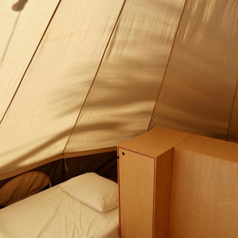 Whale Tales Hostel - Bed in 4-Bed Mixed Dormitory Room - 2