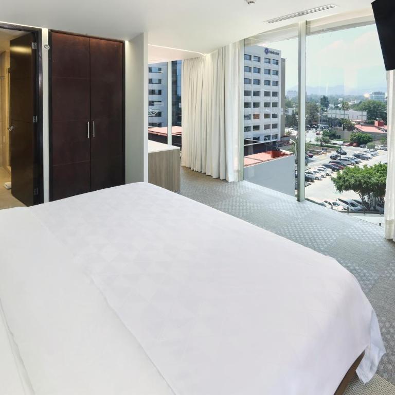 Holiday Inn Hotel & Suites Mexico Medica Sur by IHG - Premium King Room with Sofa Bed - 3