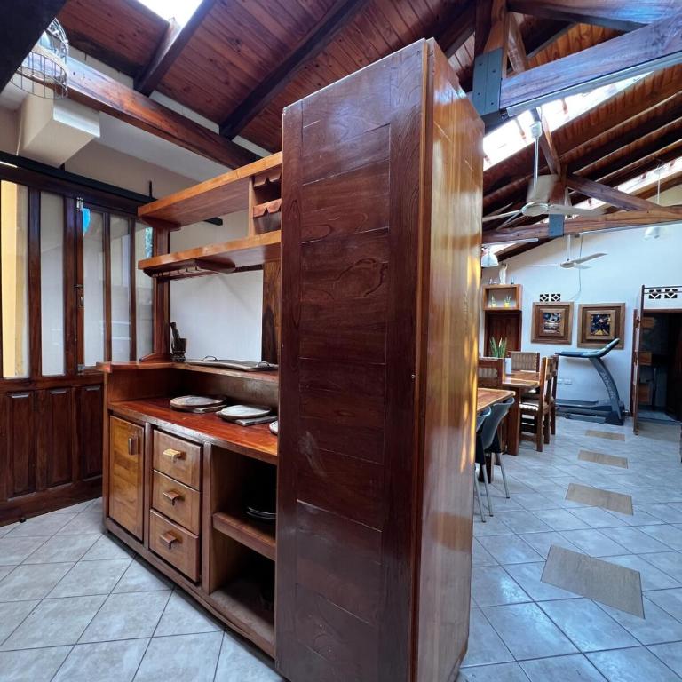 Casa con piscina en el centro - Four-Bedroom House - 4