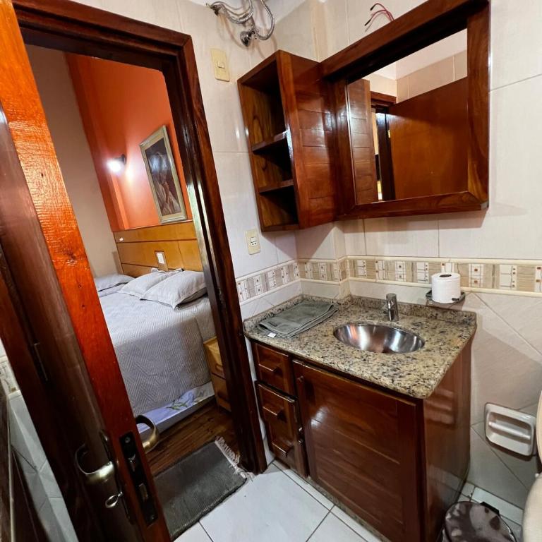 Casa con piscina en el centro - Four-Bedroom House - 19