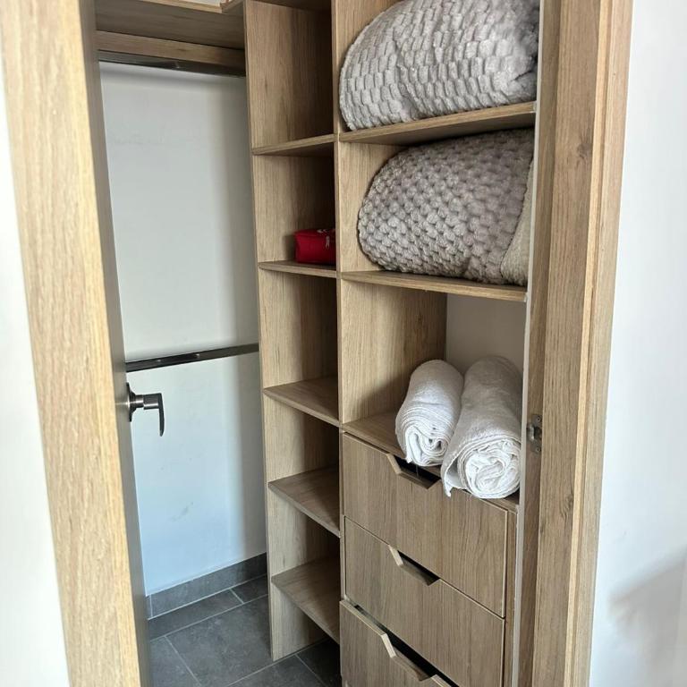 Sabaneta, Parque, Excelente ubicaciòn, Comodo, Buena vista - Apartamento de 1 dormitorio - 5