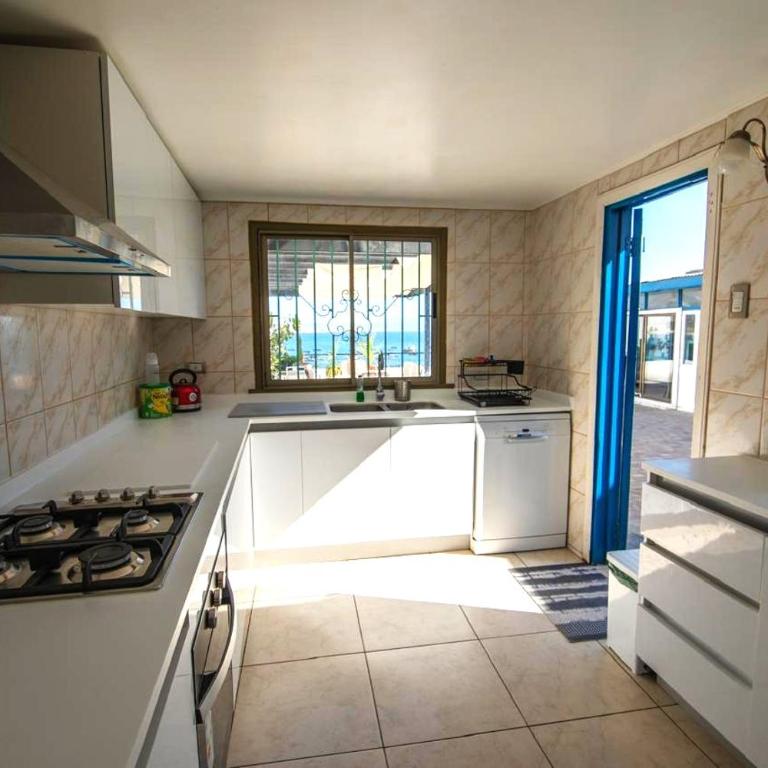 CasaMar Tongoy - Five-Bedroom House - 11