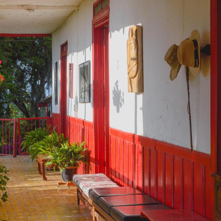 Hacienda Santa Bárbara Coffee Farm - Triple Room with Private Bathroom - 1