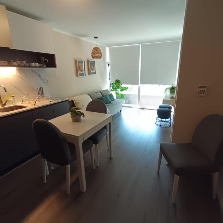 Moderno departamento en Ñuñoa con cama King, internet rápido y piscina - One-Bedroom Apartment - 4