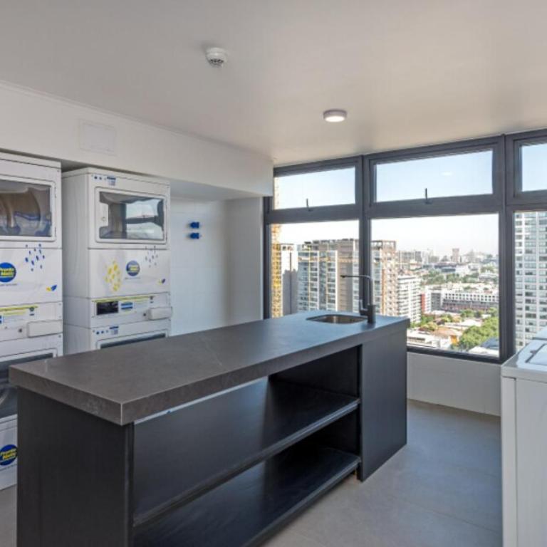 Moderno departamento en Ñuñoa con cama King, internet rápido y piscina - One-Bedroom Apartment - 15