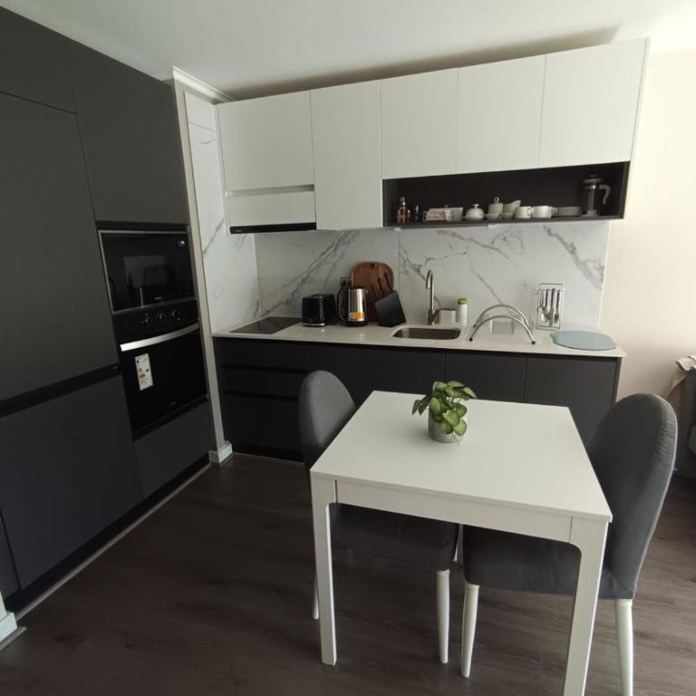 Moderno departamento en Ñuñoa con cama King, internet rápido y piscina - One-Bedroom Apartment - 19