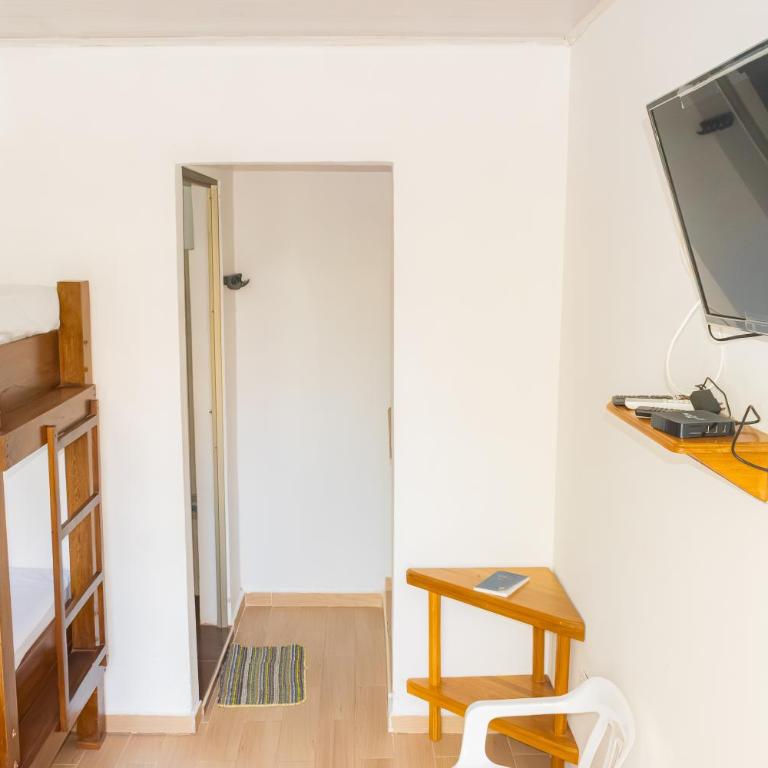 ZABDI COVEÑAS - Habitación Cuádruple con baño privado - 11