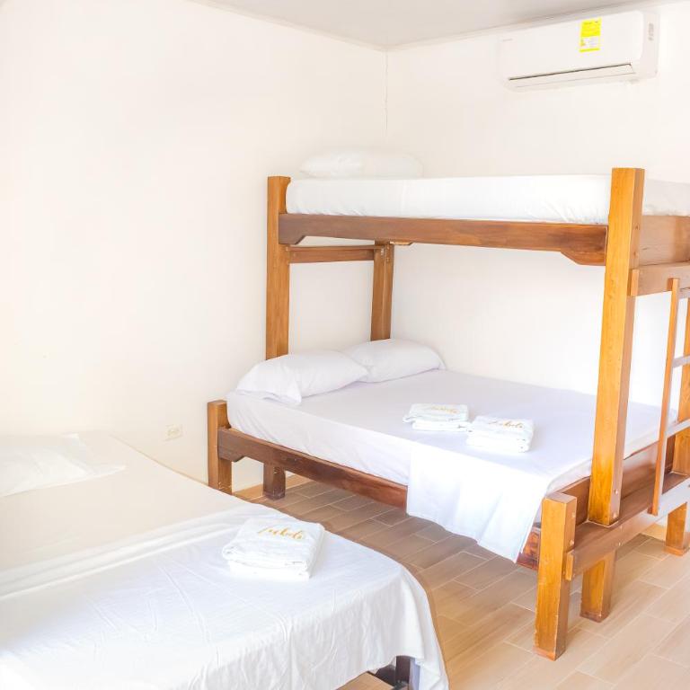 ZABDI COVEÑAS - Habitación Cuádruple con baño privado - 7