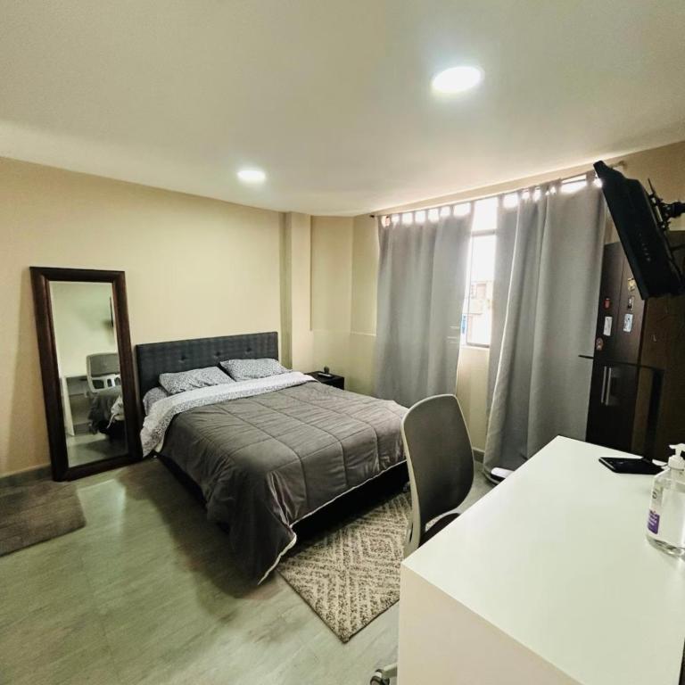 Liz Palacios - One-Bedroom Apartment - 3
