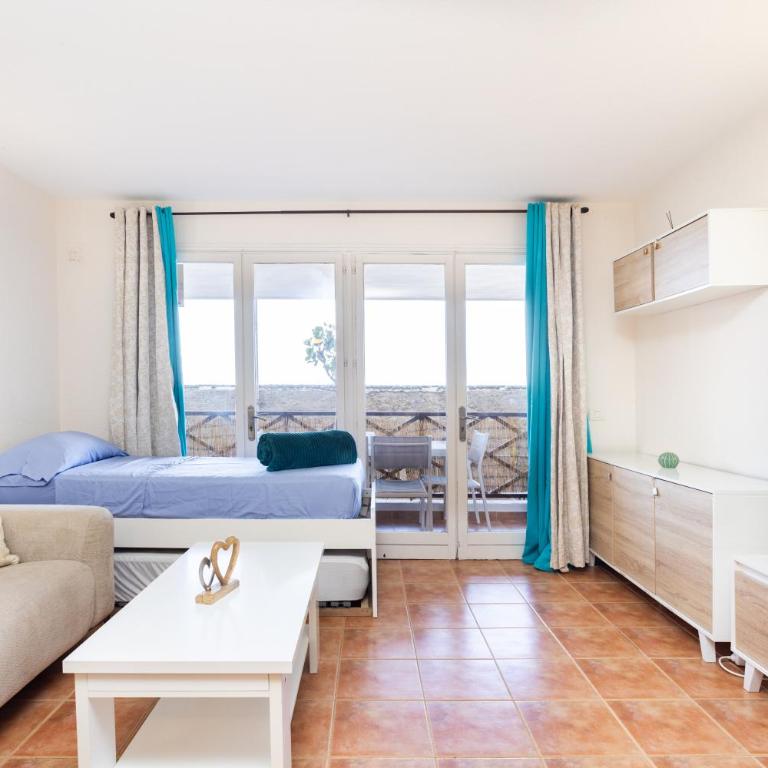 Neptuno Beachfront Retreat with smart TVs and Terrace - Apartamento de 1 dormitorio - 2
