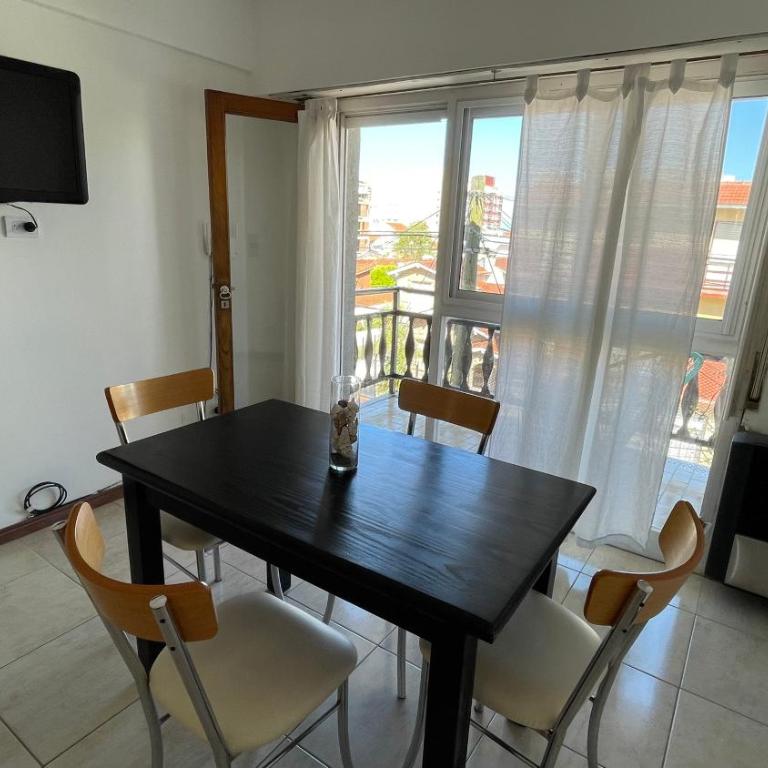 La Perla - Departamento 3 Ambientes - Three-Bedroom Apartment - 1
