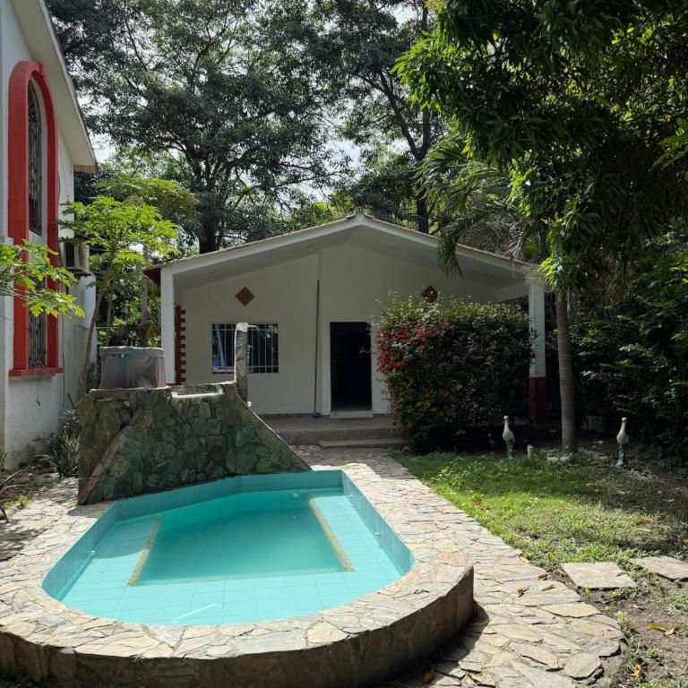 Cabaña campestre - Three-Bedroom House - 1