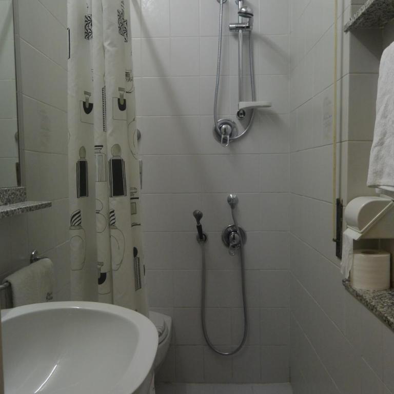 Hotel Italia City Center - Camera Doppia con Letti Singoli - 4