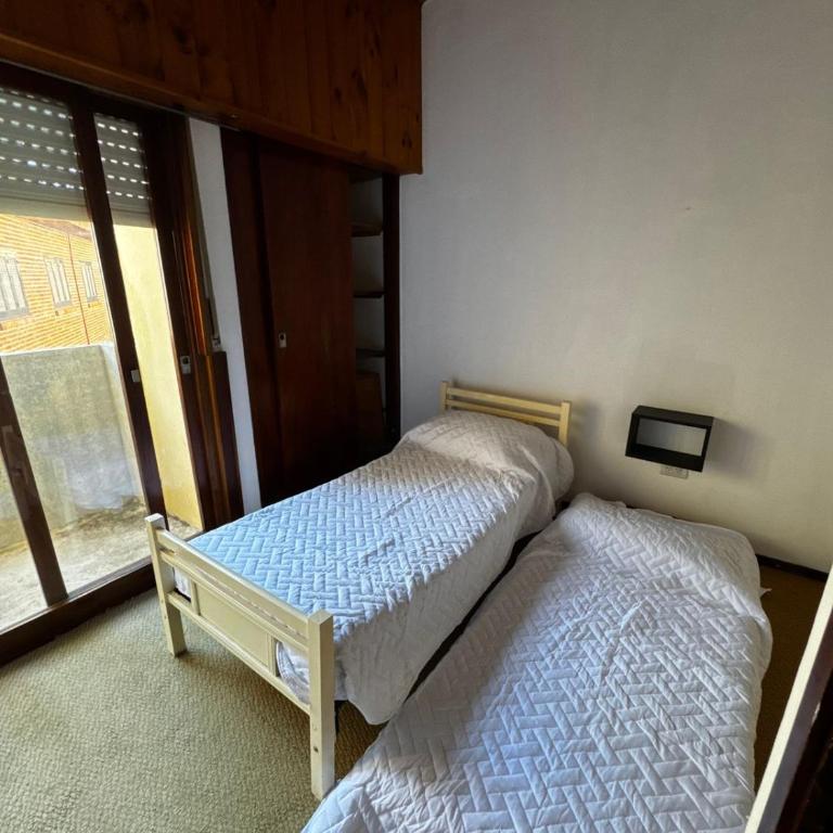 Duplex amplio y tranquilo 3habs 2baños - Three-Bedroom Apartment - 9