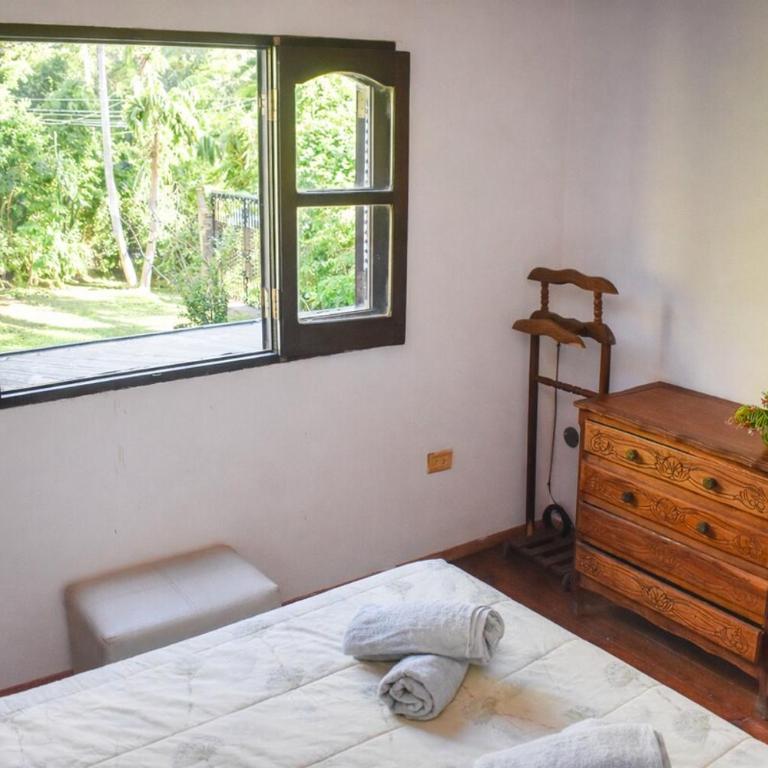 Tekoporã - Arte, Naturaleza y Piscina - Three-Bedroom House - 9