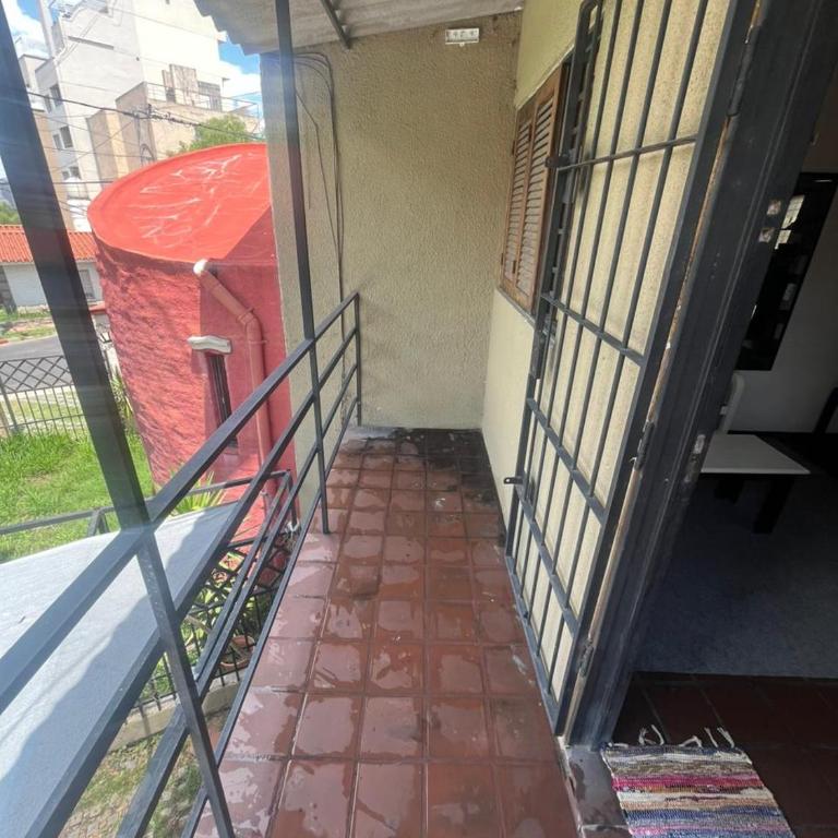 Moderno PH, céntrico y económico, muy comodo, cocina, wifi, cochera techada privada - Apartamento de 1 dormitorio - 3