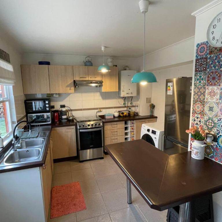 Casa Quilen Puerto Varas - Four-Bedroom Vacation Home - 23