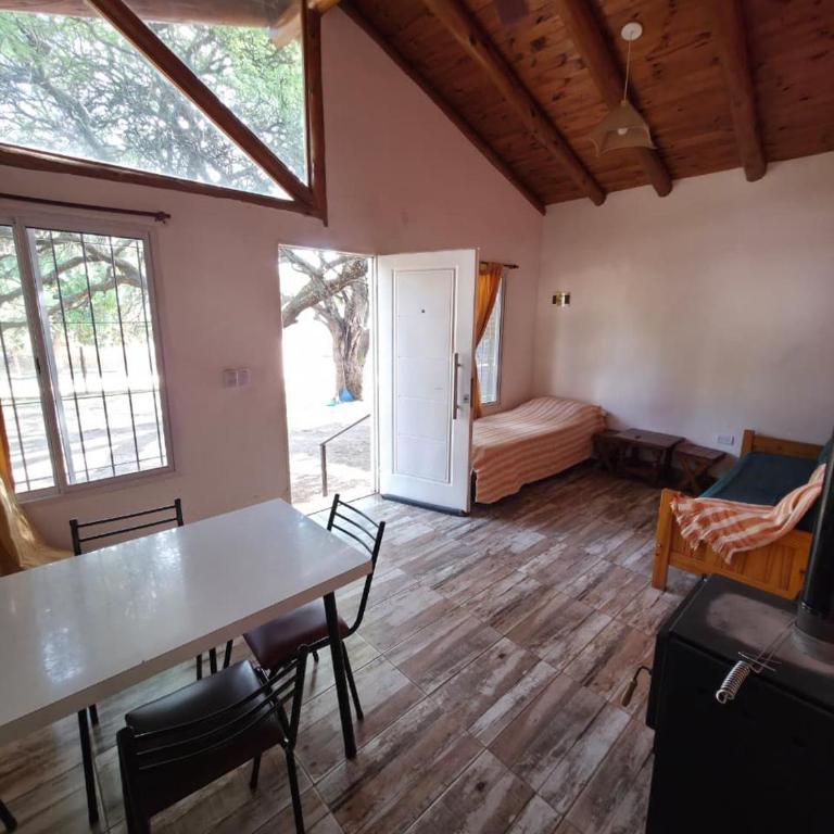 Cabañas Los Cuatro Algarrobos - Casa con 1 dormitorio - 3