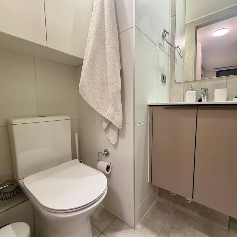 A pasos de Irarrázaval, AC, vista Andes, piscina rooftop - One-Bedroom Apartment - 16