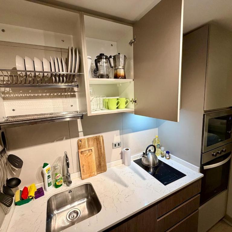 A pasos de Irarrázaval, AC, vista Andes, piscina rooftop - One-Bedroom Apartment - 34