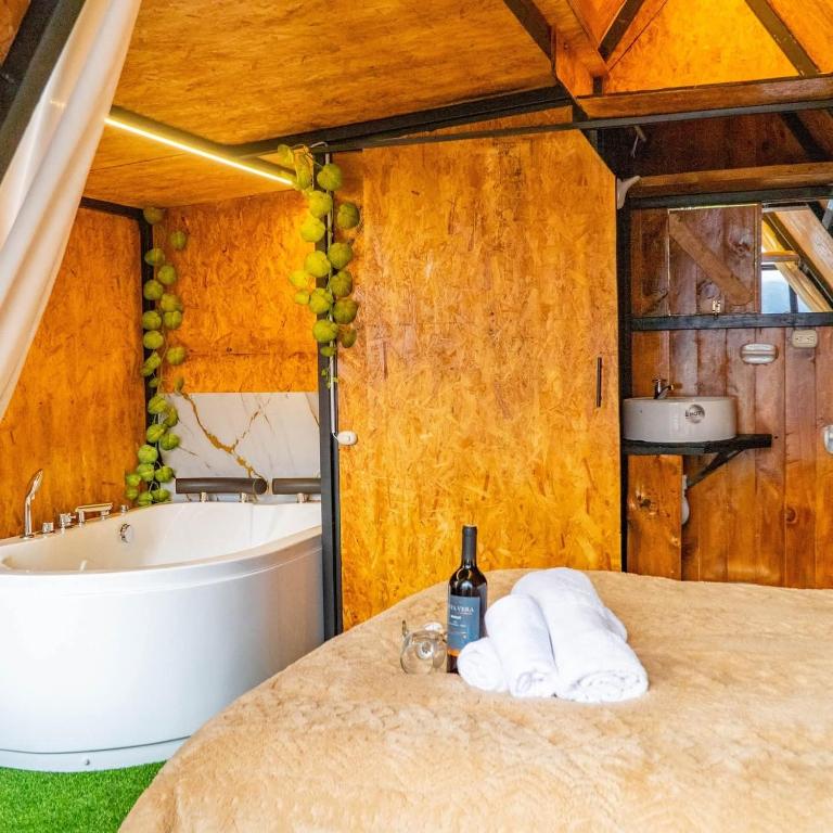 Hospedaje Campo Lago y Glamping - Habitación Doble con bañera de hidromasaje - 3